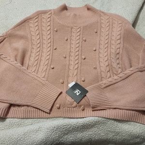 Oversized cropped light pink sweater